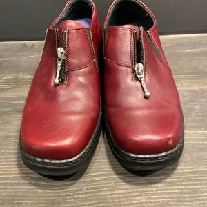 Joseph Seibel women’s shoes size 38 dark red with slip on zip and elastic